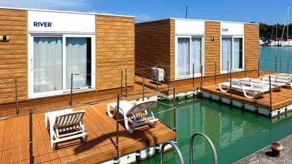 Boot für 4 Personen, mit Terrasse und Pool sowie Ausblick in Italien