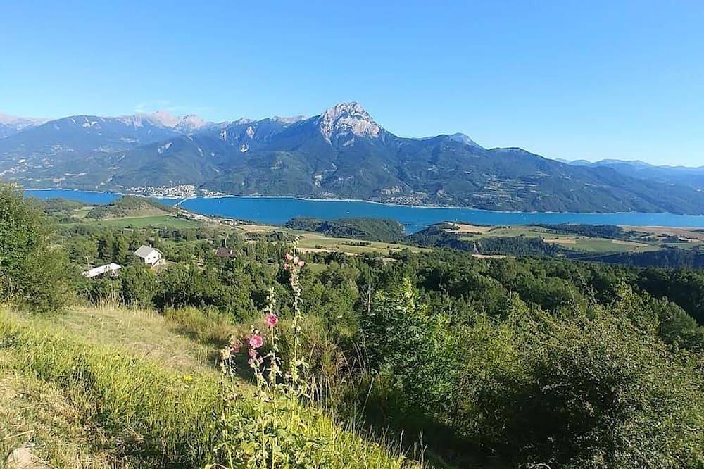 Le Chalet Gaby, Maison avec vue panoramique sur le lac de Serre Ponçon in Saint-Apollinaire, Parc national des Écrins