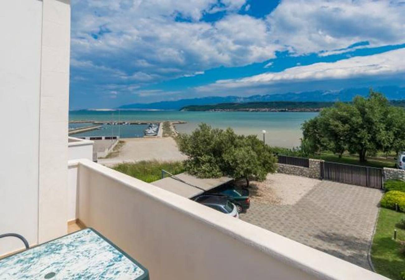 Ganzes Studio, Apartments Blue Skies in Ljubac, Zadar