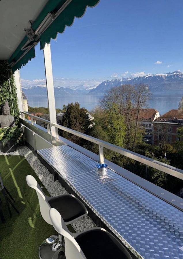 Gîte pour 3 personnes, avec Balcon et Terrasse ainsi que Vue et Vue sur le lac à Lausanne - 2