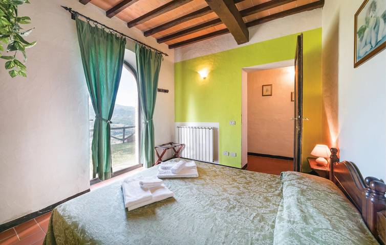 Location de vacances pour 6 personnes, avec terrasse et piscine, adapté aux familles à Dicomano - 4