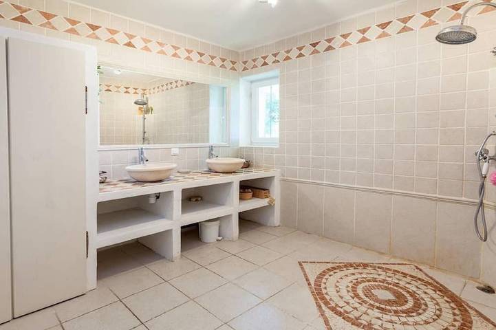 Gîte pour 8 personnes, avec piscine et jardin à Mornas - 2