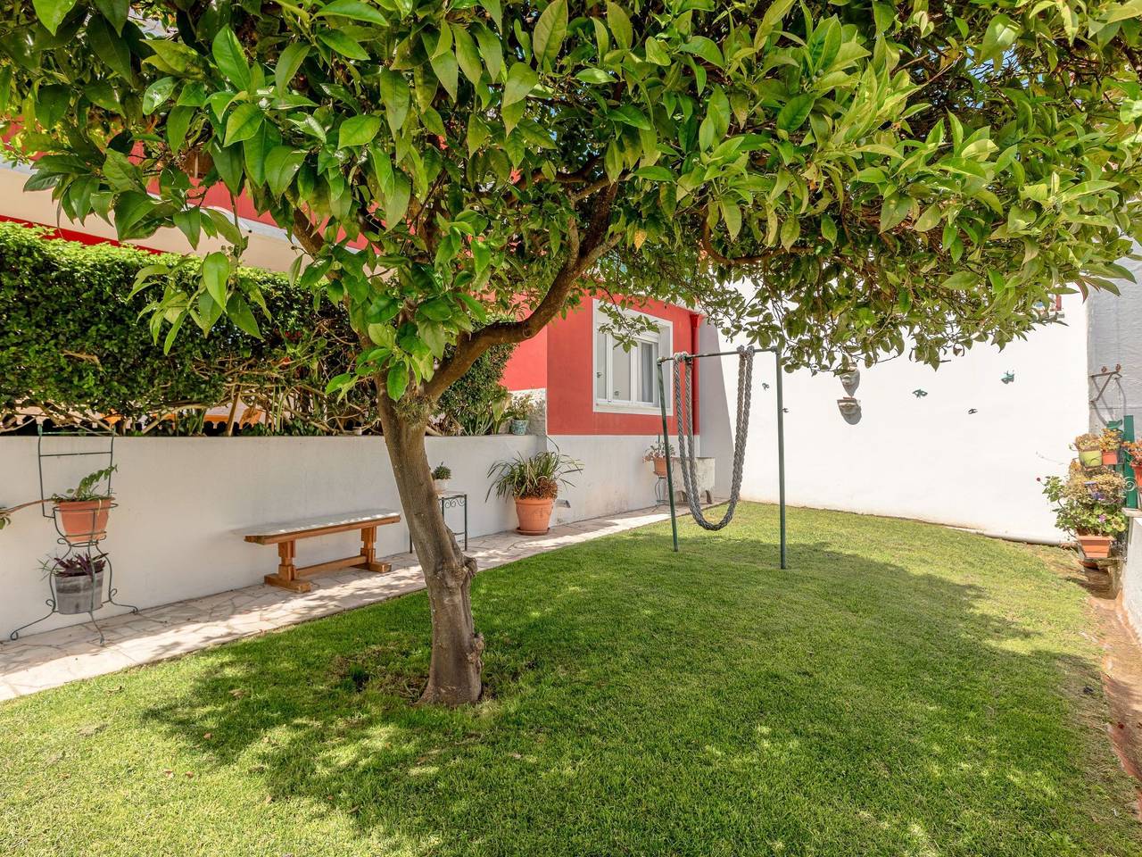 Nette Wohnung mit Kleinem gemeinsamem Pool in Alges, Algés, Linda-a-Velha e Cruz Quebrada-Dafundo