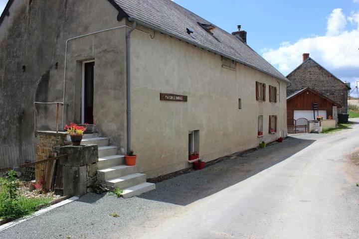 Location de vacances pour 2 personnes, avec jardin et vue à Saint-Gervais-d'Auvergne - 3