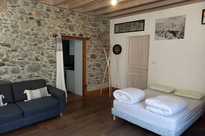 Location de vacances pour 10 personnes, avec jardin ainsi que piscine et balcon à Luzenac - 2