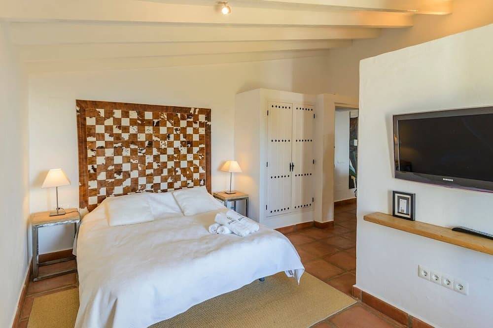 The Hunting Lodge Alcaucín by Ruralidays in Canillas de Aceituno, Málaga Province