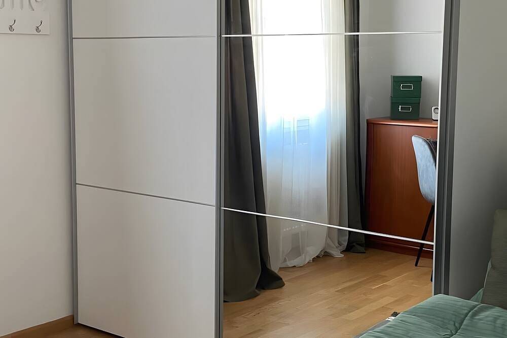 Ganze Wohnung, Großzügige Ferienwohnung für 3 Personen (90 m²) in lorsch in Lorsch, Bergstraße