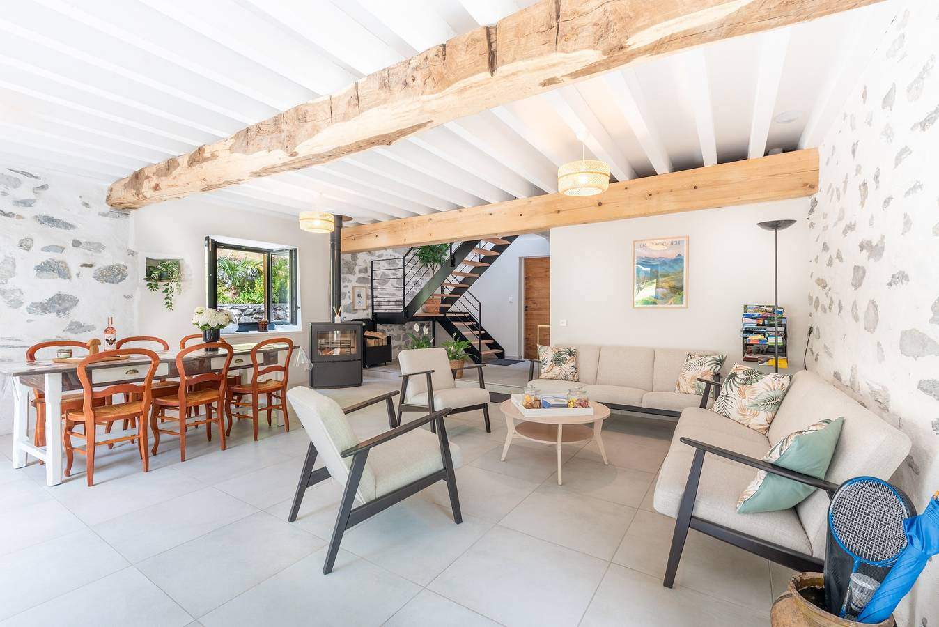 Maison de vacances 'L'authentik' avec vue montagne, terrasse privée et climatisation in Accous, Béarn