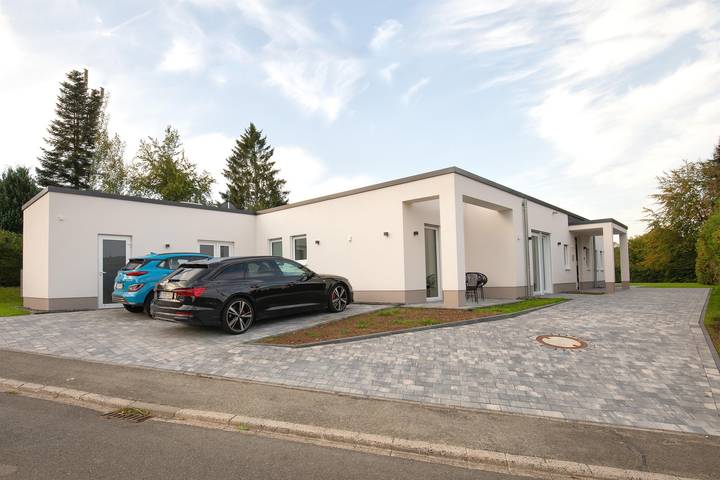 Luxus-Ferienhaus für 6 Personen, mit Terrasse und Whirlpool sowie Garten und Sauna im Hunsrück