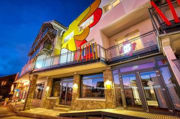 Hôtel pour 12 personnes, avec balcon et vue dans Office de Tourisme de l'Alpe d'Huez