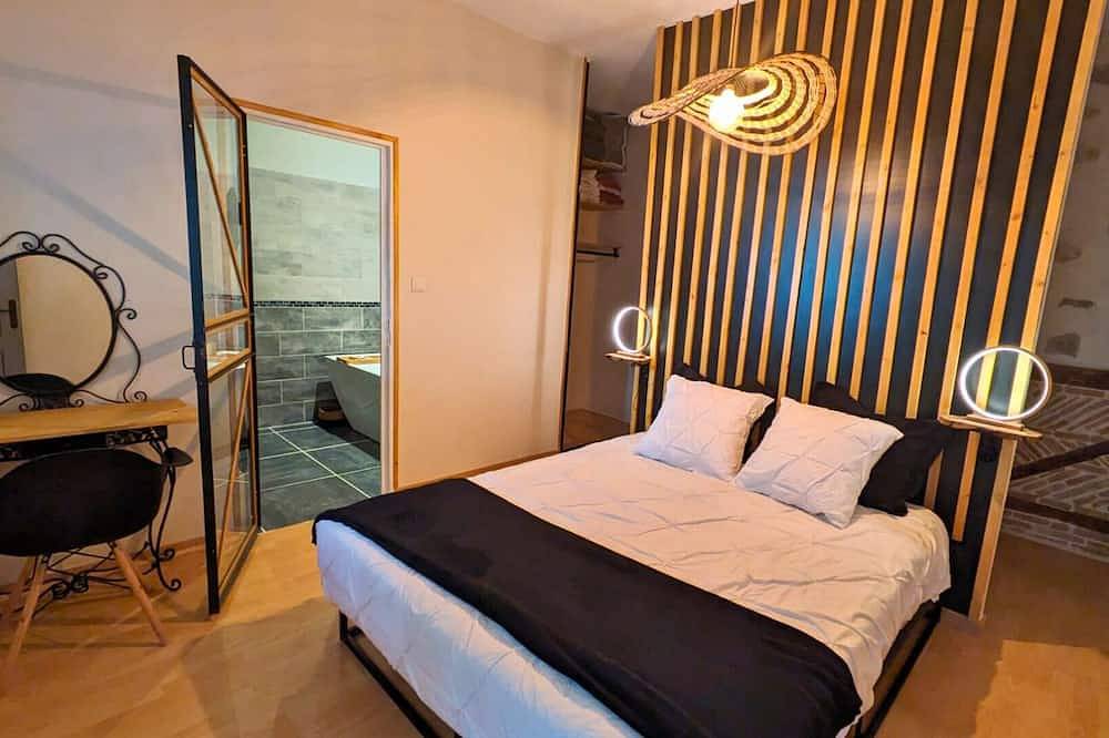 Loft Entre Vigne et Truffes Location Vacances Groupe en Provence in Valréas, Enclave de Valreas