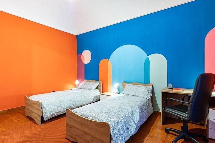 Appartamento intero, GuestHost - I Colori di Lalla - 300 m far from Castello Ursino in Catania, Catania e dintorni