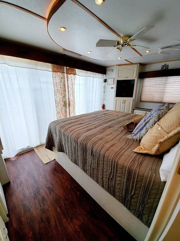 Ocean views! 
Luxury suites in Stock Island, Lower Keys