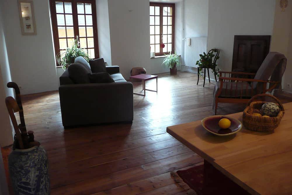 Appartement entier, Vaste Appartement T2 De 70m2 Avec Tres Belle Vue Sur La Vallee in Briançon, Serre Chevalier