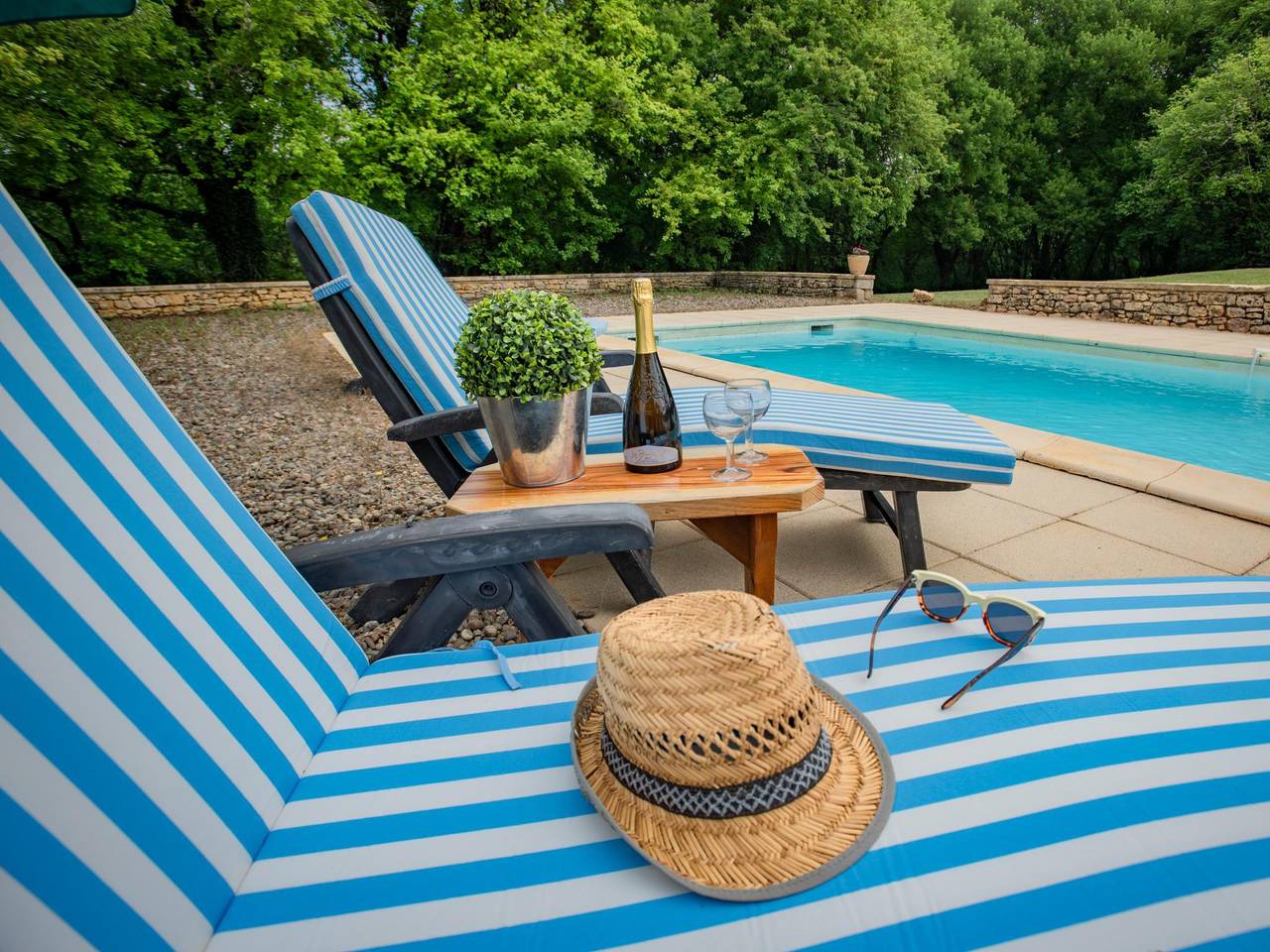 Gite située au calme, avec piscine et belle vue in Saint-Avit-Sénieur, Périgord Pourpre