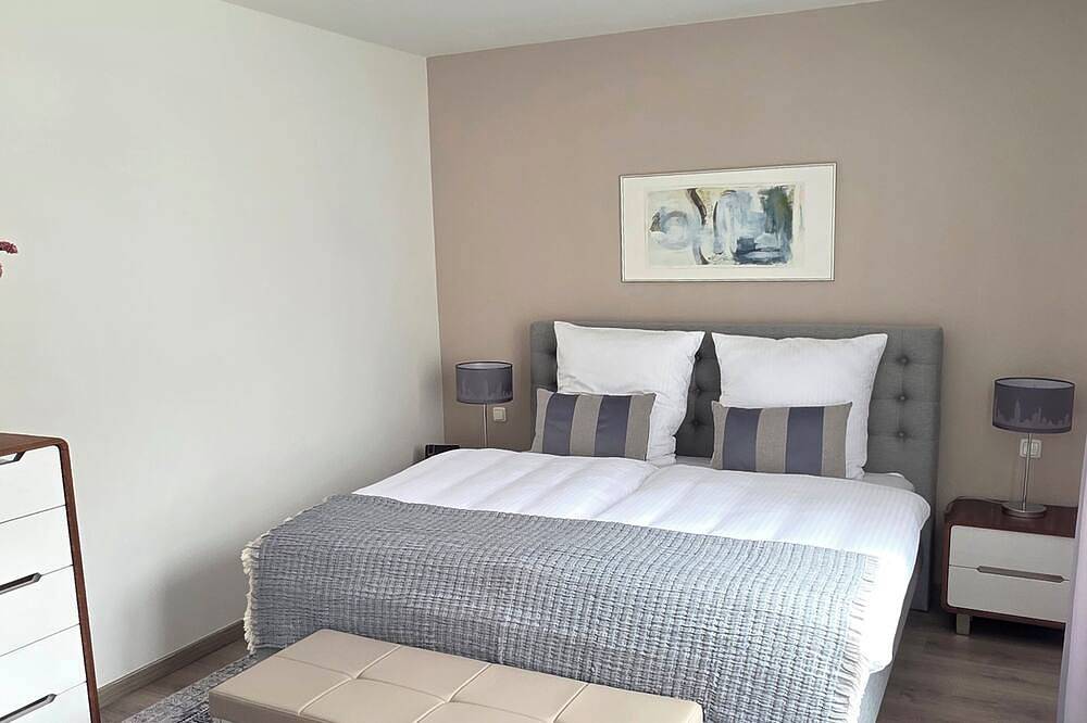 Ganze Wohnung, Haus Victoria  Modernes Top-Ferien-/ Firmenapartment zentral + ruhig gelegen in Bad Nenndorf, Landkreis Schaumburg