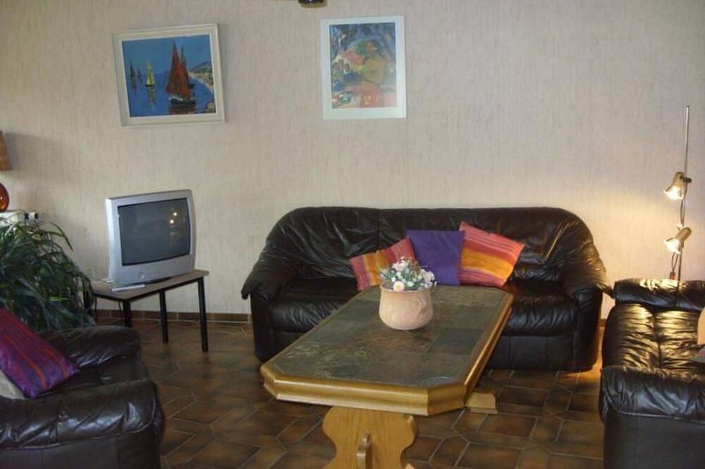 Mit Terrasse und Parkplatz in Weikersheim, Taubertal