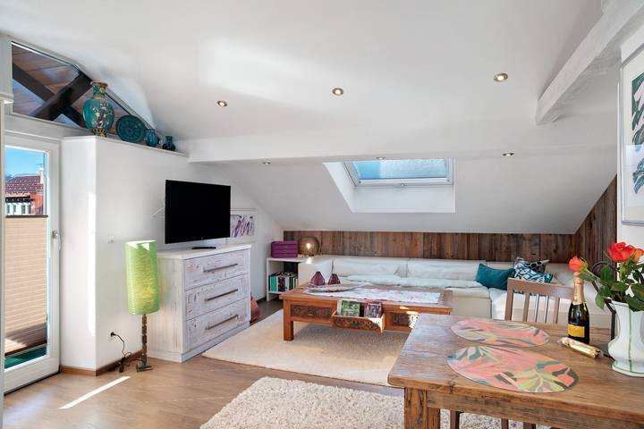 Gehele studio, Studio 'Alpspitzblick Riedel' met bergzicht, gedeelde tuin en wifi in Garmisch-Partenkirchen, Beierse Alpen