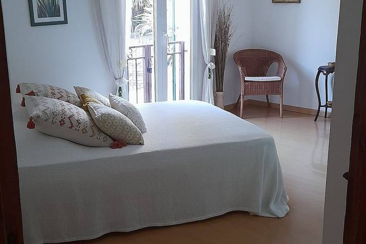 Location de vacances pour 6 personnes, avec jacuzzi ainsi que jardin et terrasse à Eyguières - 2