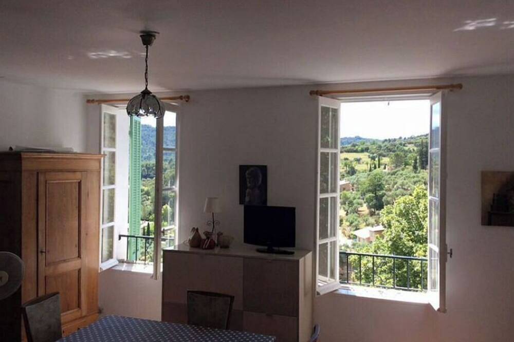 Apartamento entero, Comfort, terrace with lovely view over the valley, garage in Moustiers-Sainte-Marie, Parc naturel régional du Verdon