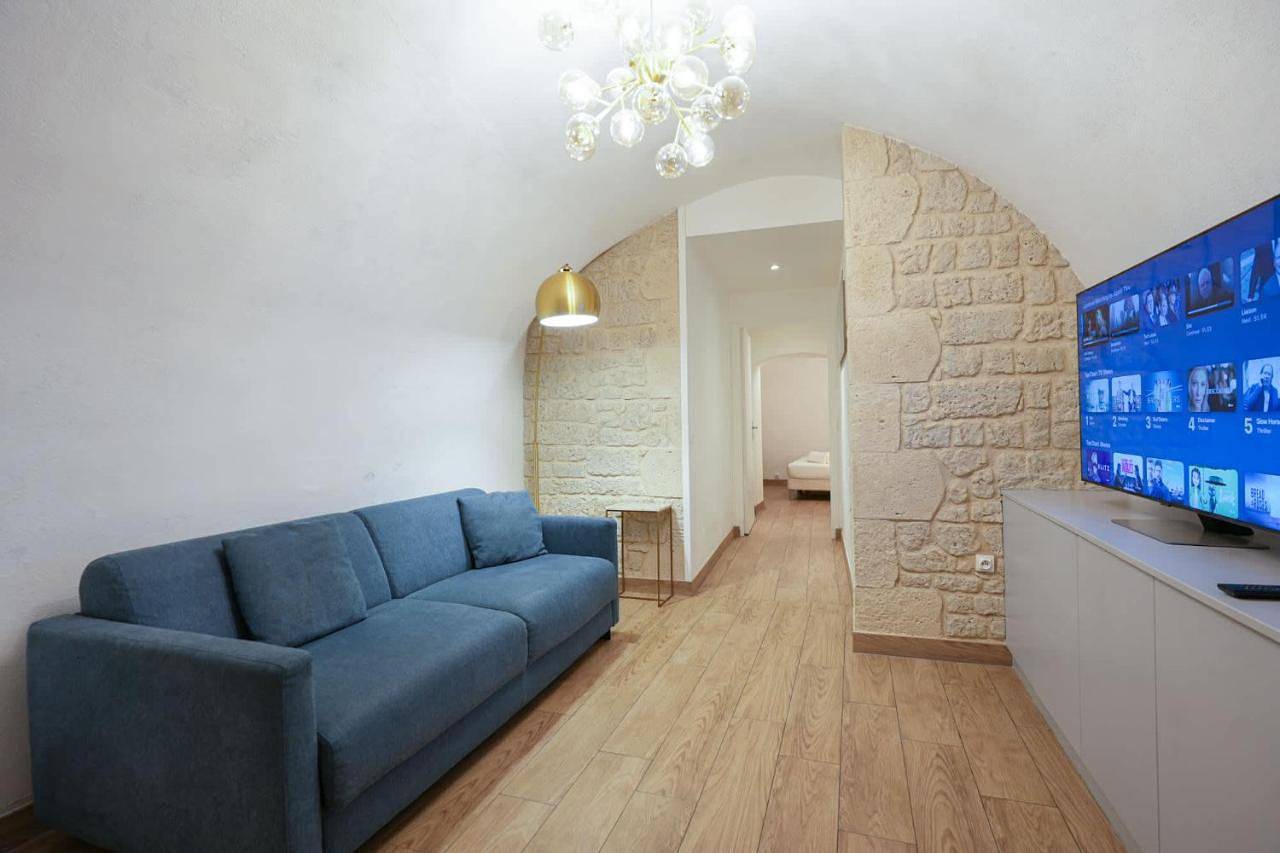 Appartement entier, Loft 2 Br Marais, Notre Dame Ac by Lcc Agency in Paris 4e Arrondissement, Paris