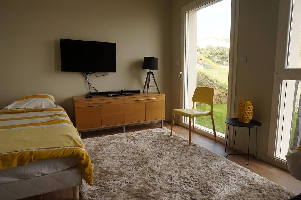 Sea View Villa and Heated Indoor Pool in La Côte Vermeille, Cerbère