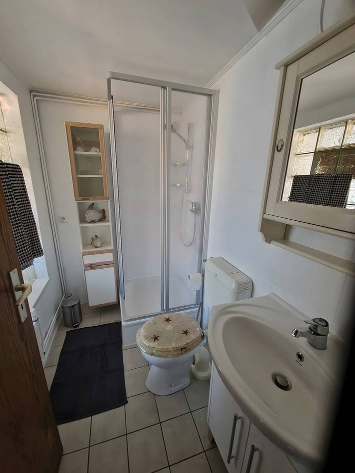 Entire apartment, Apartment 'Meereswelle 2' with Shared Terrace, Shared Garden and Wi-Fi in Büsum, Dithmarschen