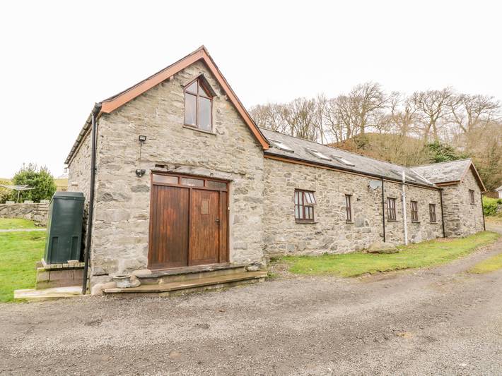 Rental for 4 people, with Garden in Bala