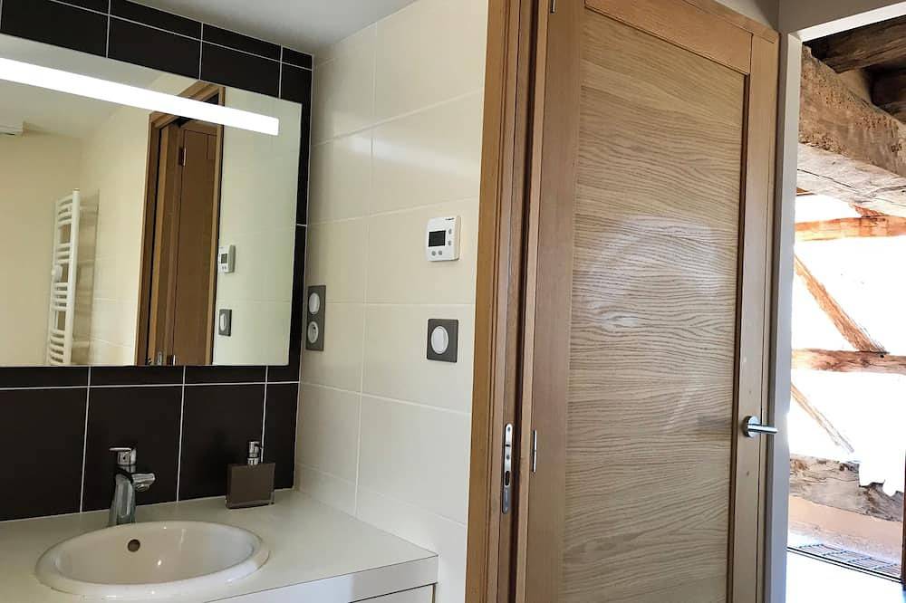 La Huzarde Family Suite - Cosy accommodation in the heart of the Damayots Hamlet in Montbeugny, Allier (desambiguación)