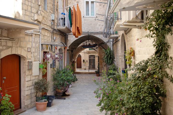 Ganze Ferienwohnung, Studio 'La Cantina' mit Wlan und Klimaanlage in Giovinazzo, Bari Provinz