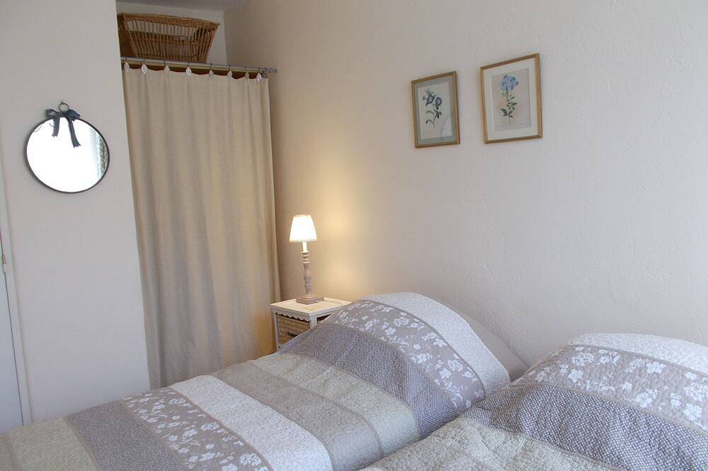Appartement entier, Fleur de Lys (2 chambres, 4 personnes) in Lanvallay, Région de Dinan