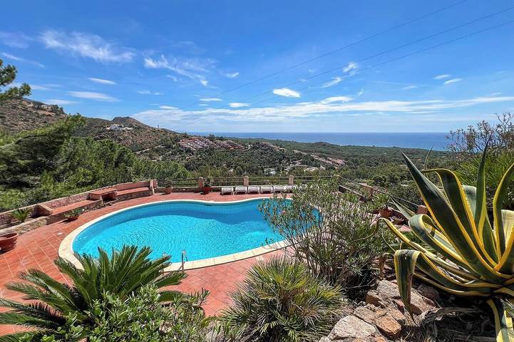 Villa pour 10 personnes, avec jardin et balcon dans Eden Rock