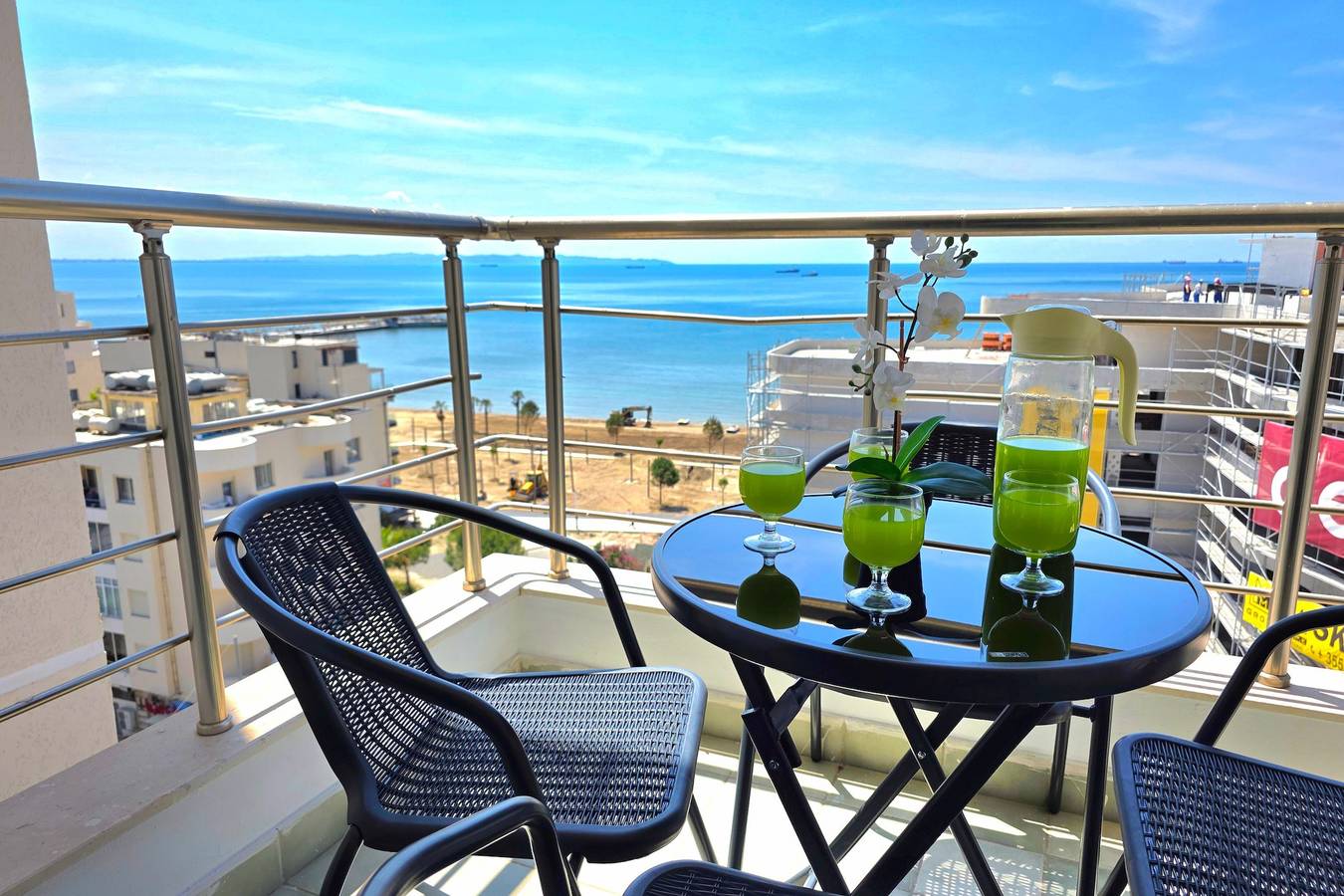 Geheel appartement, Sea Vista Durres 50m from beach in Durrës (stad), Albanië
