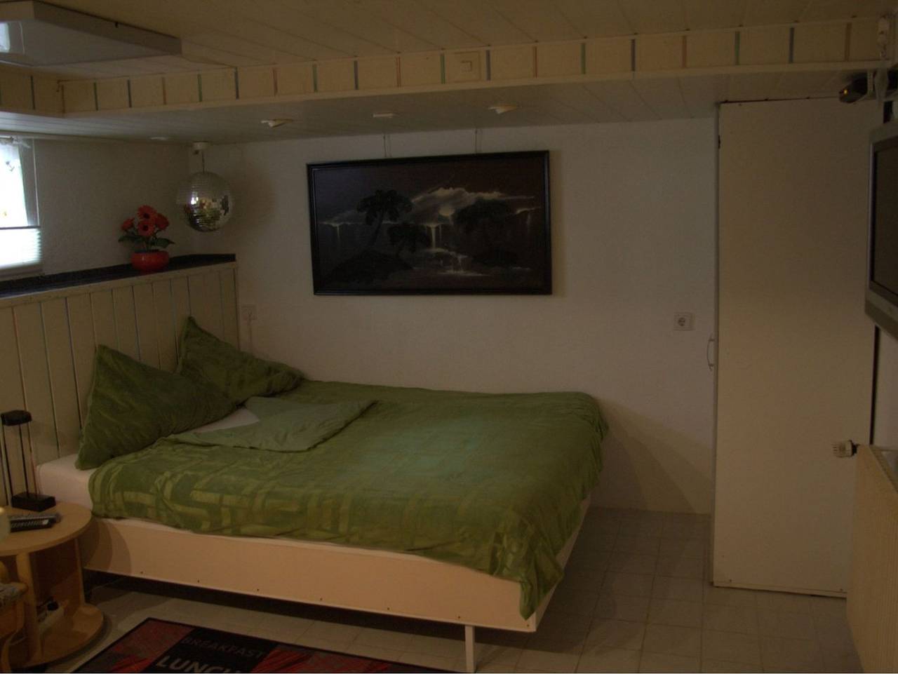 Gästezimmer Jülich mit Küche - Gästezimmer Jülich mit Küche in Weil am Rhein, Südschwarzwald