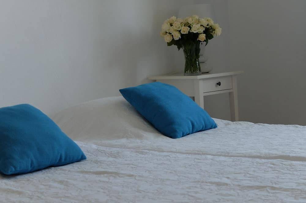 Maison Cote d'Azur, 8 personnes avec piscine jardin , vue degagée et mer in Cagnes-sur-Mer, Région de Cannes