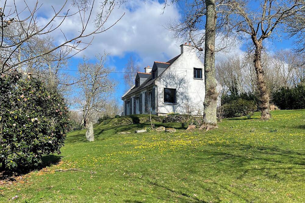 🌸 \"In the Garden of Camellias – Peaceful House Between Sea and Artists’ Town\" in Riec-sur-Belon, Region de Quimper