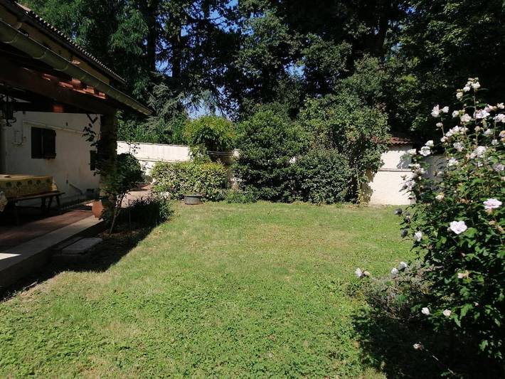 Location de vacances pour 6 personnes, avec terrasse dans La Chapelle-de-Guinchay - 2