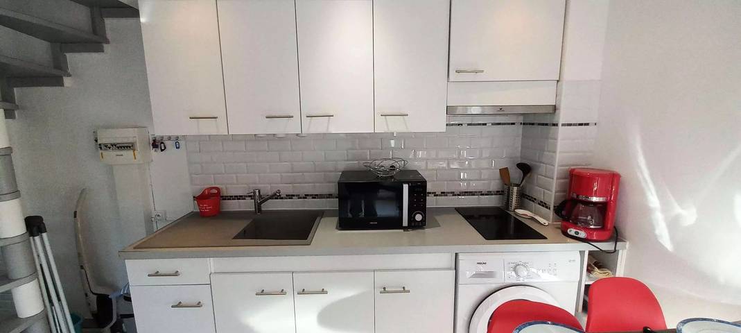 Gîte pour 4 personnes, avec piscine ainsi que vue et terrasse dans Port de Marseillan-Plage - 3