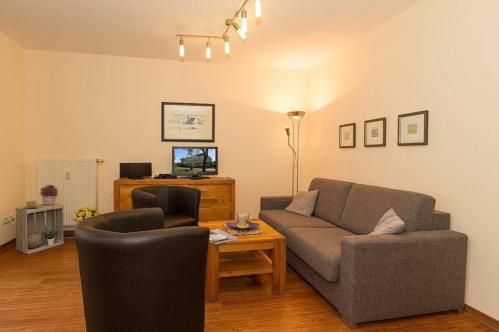 Entire apartment, Ferienwohnung in erstklassiger Strandlage mit Balkon und großartigem Meerblick! in Ostseebad Kühlungsborn, Kühlungsborn