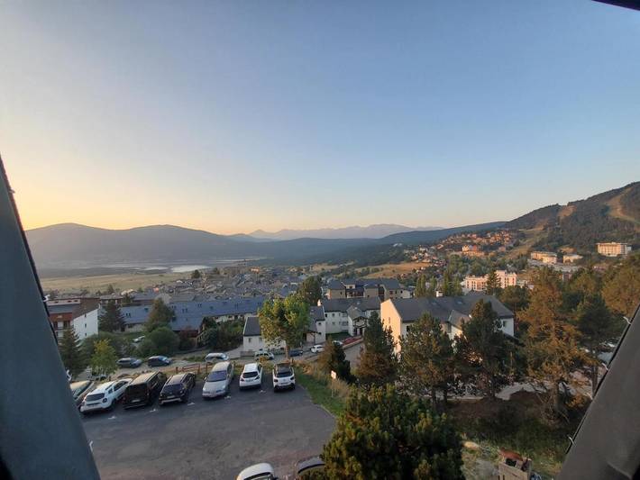 Apartamento para 4 personas, con vistas al lago además de balcón y vistas en Les Angles