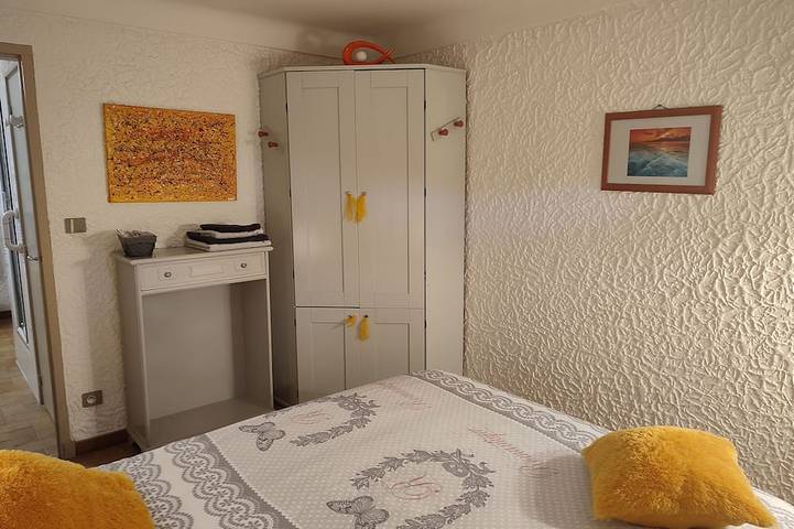 Spacious garden level in a quiet area close to tourist activities in Entrecasteaux, Región Brignoles