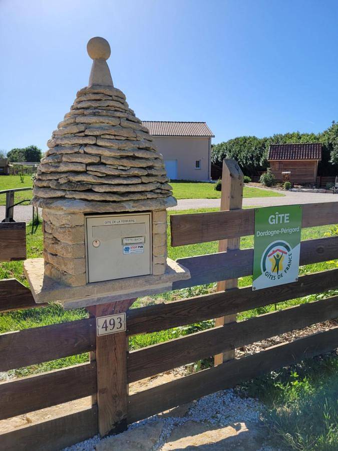 Location de vacances pour 4 personnes, avec jardin ainsi que piscine et vue, animaux acceptés à La Chapelle-Aubareil - 3