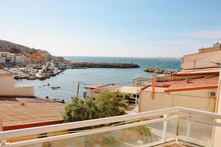 Location de vacances pour 8 personnes, avec terrasse ainsi que piscine et vue, animaux acceptés dans Les Goudes - 3