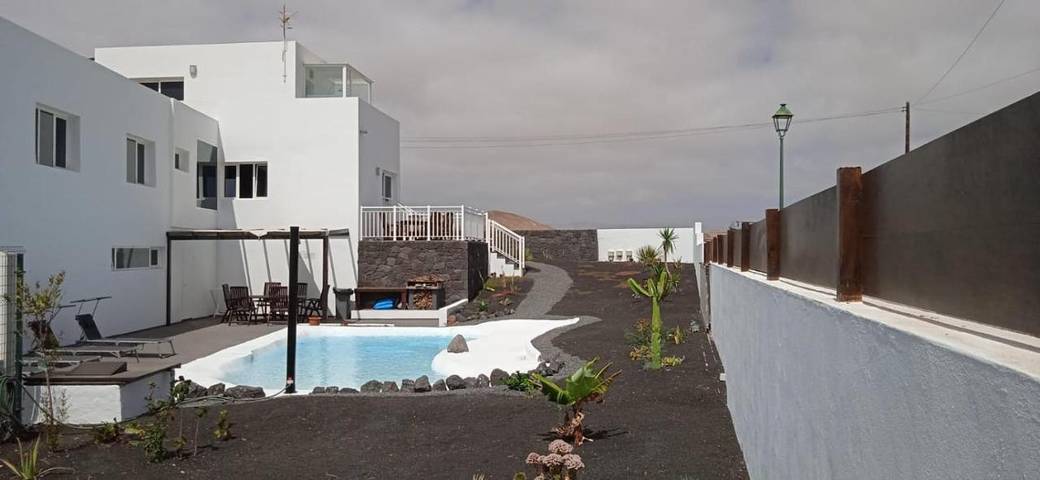Casa rural para 2 personas, con Terraza y Jardín además de Piscina y Vistas en Soo