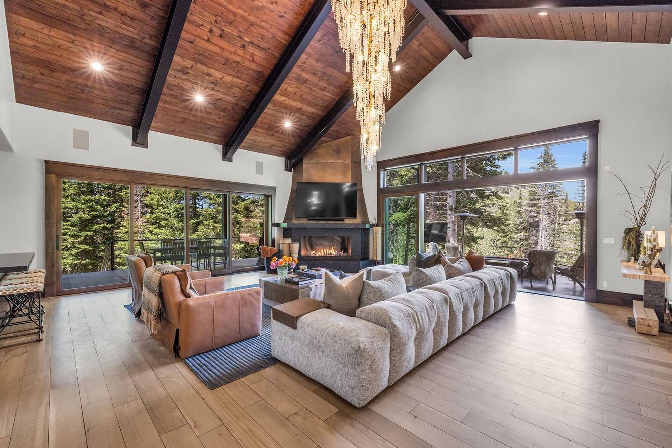 Chic Colony Ski-in/Ski Out Villa. Direct Access to Adventures at Park City Resort, Hot Tub & Gym in Uinta Wasatch Cache National Forest