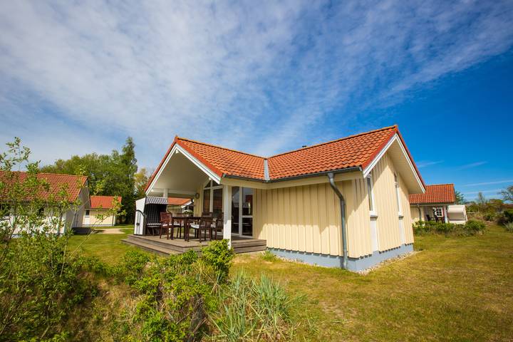 Strandhaus für 4 Personen, mit Terrasse und Sauna sowie Garten, kinderfreundlich in Pelzerhaken