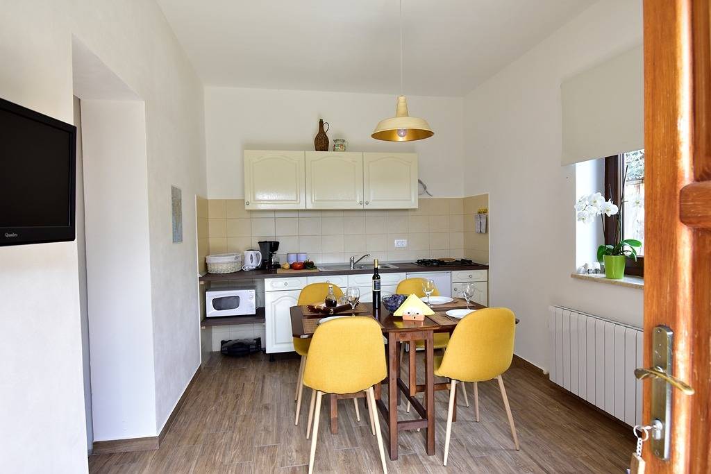 Cijeli apartman, Ferienwohnung in Roč mit Terrasse, Klimaanlage, W-Lan, Waschmaschine (4194-2) in Roč, Buzet