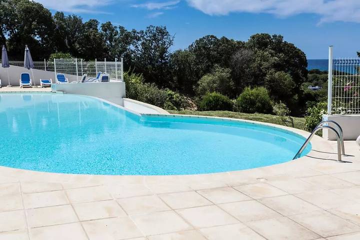 Gîte pour 6 personnes, avec terrasse et piscine à Belgodère - 3