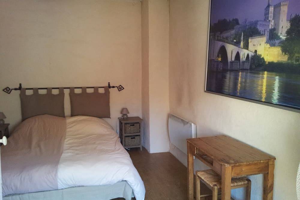 Appartement entier, Charmant appartement provençal, climatisé, à l'Isle sur la Sorgue 1 à 4 pers in L'Isle-sur-la-Sorgue, Vaucluse