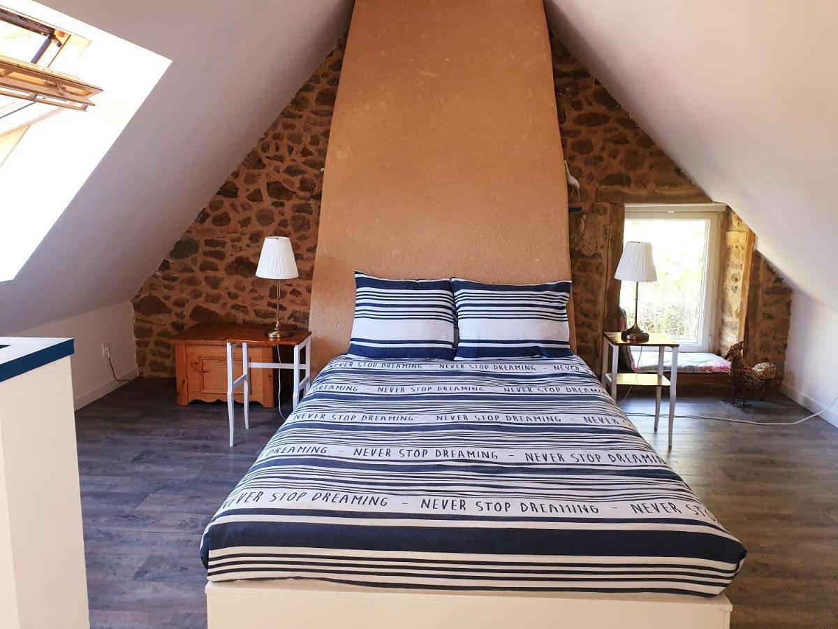 Gîte Le Valet, T2 classé 3 étoiles, entre Rennes et Saint-Malo in La Chapelle-aux-Filtzméens, Région de Saint-Malo